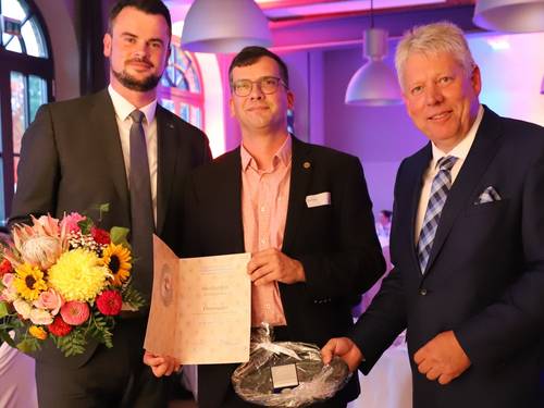 Ehrennadelverleihung an Olaf Both