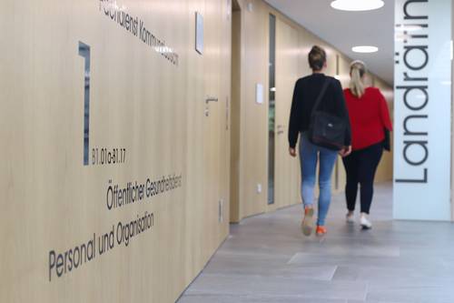Flur des Verwaltungsgebäudes