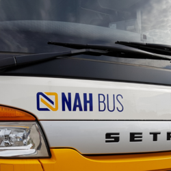 Vorderansicht eines Busses der NAHBUS