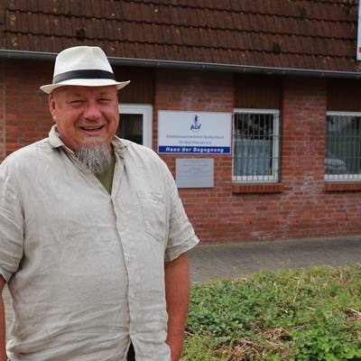 Soziarbeiter Jens-Karsten Haack bietet ab 21. August Beratungen in Bad Kleinen an.
