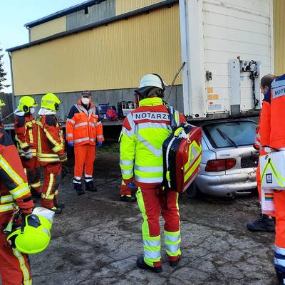 Auch besondere Hindernisse wie ein eingeklemmtes Auto waren vorbereitet.
