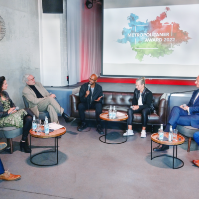 Die Jury des Metropolitaner Awards 2022 sitzt zusammen und berät über den anlaufenden Wettbewerb.