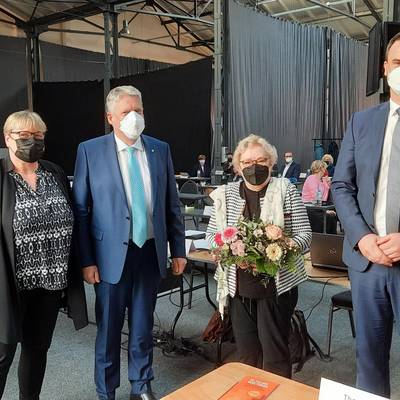 Annett Pahl, 1. Stellvertreterin des KTP, Kreistagspräsident Thomas Grote, Renate Lüders, jetzt 2. Stellvertreterin des KTP, Landrat Tino Schomann.