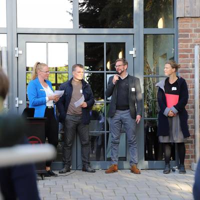 Regionalmanagerin Sophie Maletzki, ihr Mitarbeiter Daniel Scheel und die beiden Planer Anna Leschke und Marcus Kolodziej