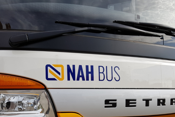 Vorderansicht eines Busses der NAHBUS