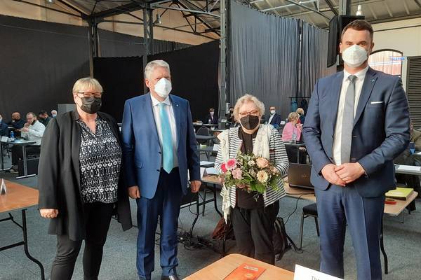 Annett Pahl, 1. Stellvertreterin des KTP, Kreistagspräsident Thomas Grote, Renate Lüders, jetzt 2. Stellvertreterin des KTP, Landrat Tino Schomann.