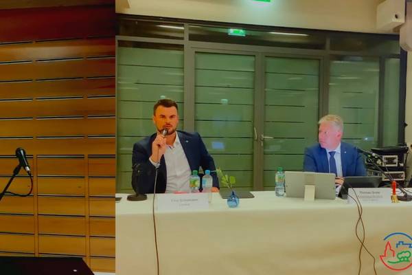 Landrat Schomann und KTP Grote im Livestream der Sitzung
