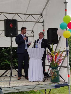 Landrat Tino Schomann mit Hospiz-Gründer Wolfgang Röhr