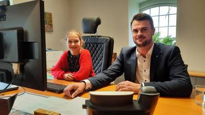 Myleen Rakow (9) im "Chefsessel"