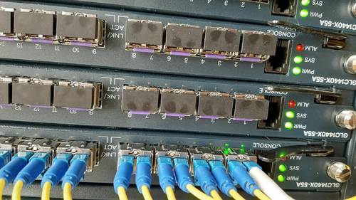 Hier ist jemand online: Die grüne LED zeigt einen Nutzer, der gerade während des Termins mit Glasfaser über den POP online war.