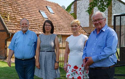 von l.n.r.: Lothar Otto (LAG-Vorsitzender), Stefanie Knippenberg (stellv. LAG-Vorsitzende), Iris Brincker (ehemalige stell. LAG-Vorsitzende), Robert Paeplow (ehemaliger LAG-Vorsitzender)