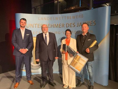 Landrat Tino Schomann, Wirtschaftminister Harry Glawe, Gisela und Frank Schadwinkel