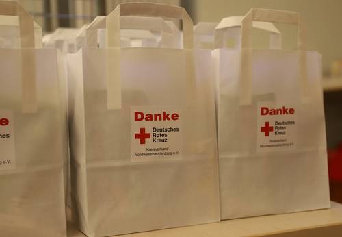 Als Dankeschön gibt es ein kleines Präsent © LKNWM Als Dankeschön gibt es ein kleines Präsent