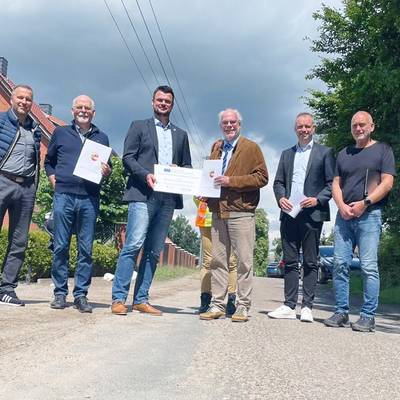 Freude über die finanziellen Mittel für den Straßenausbau mit Straßenbeleuchtung. © Landkreis Nordwestmecklenburg l dersdorf