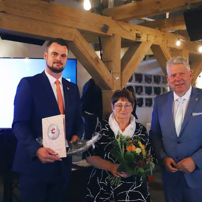 2AD5D9F5 1EB4 474D BED6 0D60F74AFAD5