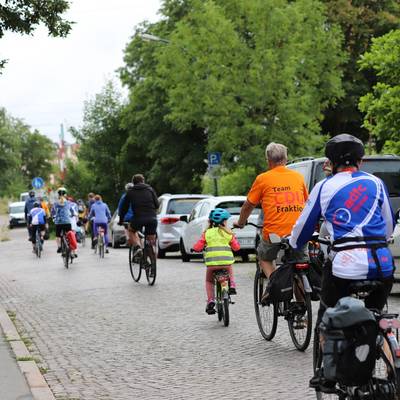 Entlang der Rostocker Straße setze sich die Gruppe gegen 10:30 Uhr in Bewegung