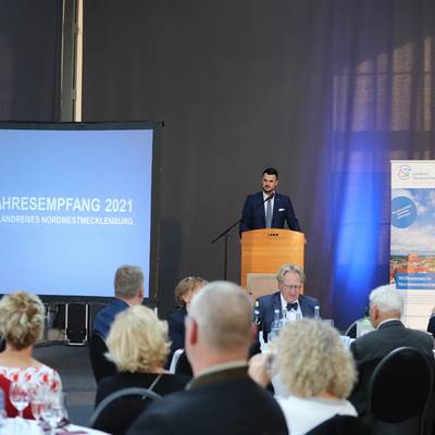 Landrat Tino Schomann und Kreistagspräsident Thomas Grote teilten sich Festrede und Ehrungen