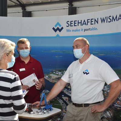 Rund 40 Aussteller waren auf der Messe um Auszubildende und Mitarbeiter und zeigten Perspektiven auf.