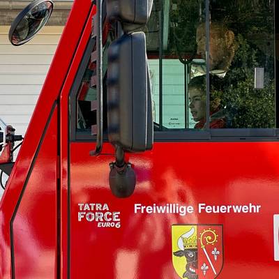 Fiete (10) und Landrat Tino Schomman verbrachten gemeinsam einen halben Tag