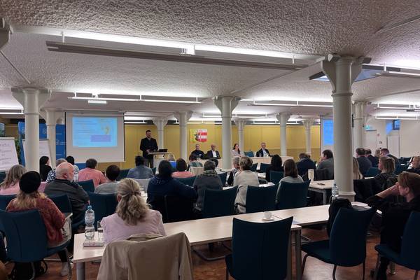 Die Konferenz bietet eine Plattform, um Erfahrungen auszutauschen, neue Impulse zu gewinnen und gemeinsam die Versorgungsplanung im Landkreis zu gestalten. © Landkreis Nordwestmecklenburg pflegekonferenz lr gru wort